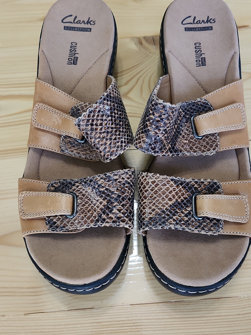 Clarks Collection Delana Fenela Sandals Snakeskin Tan Leather Straps Wedge Sz 11 - Picture 15 of 17